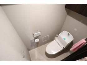 【トイレ】シャワー洗浄機能付きトイレ